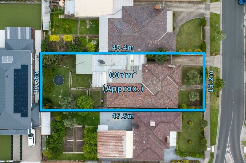 35 Alexander Avenue, Thomastown