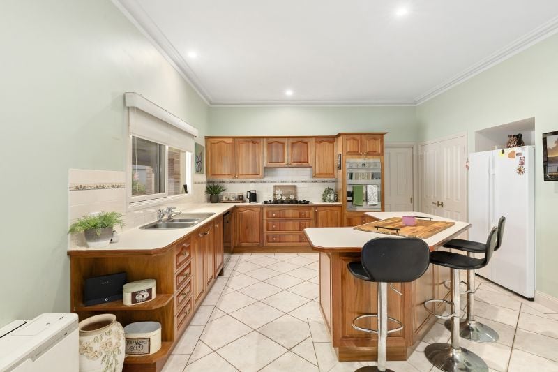 6 Retland Drive, Whittlesea