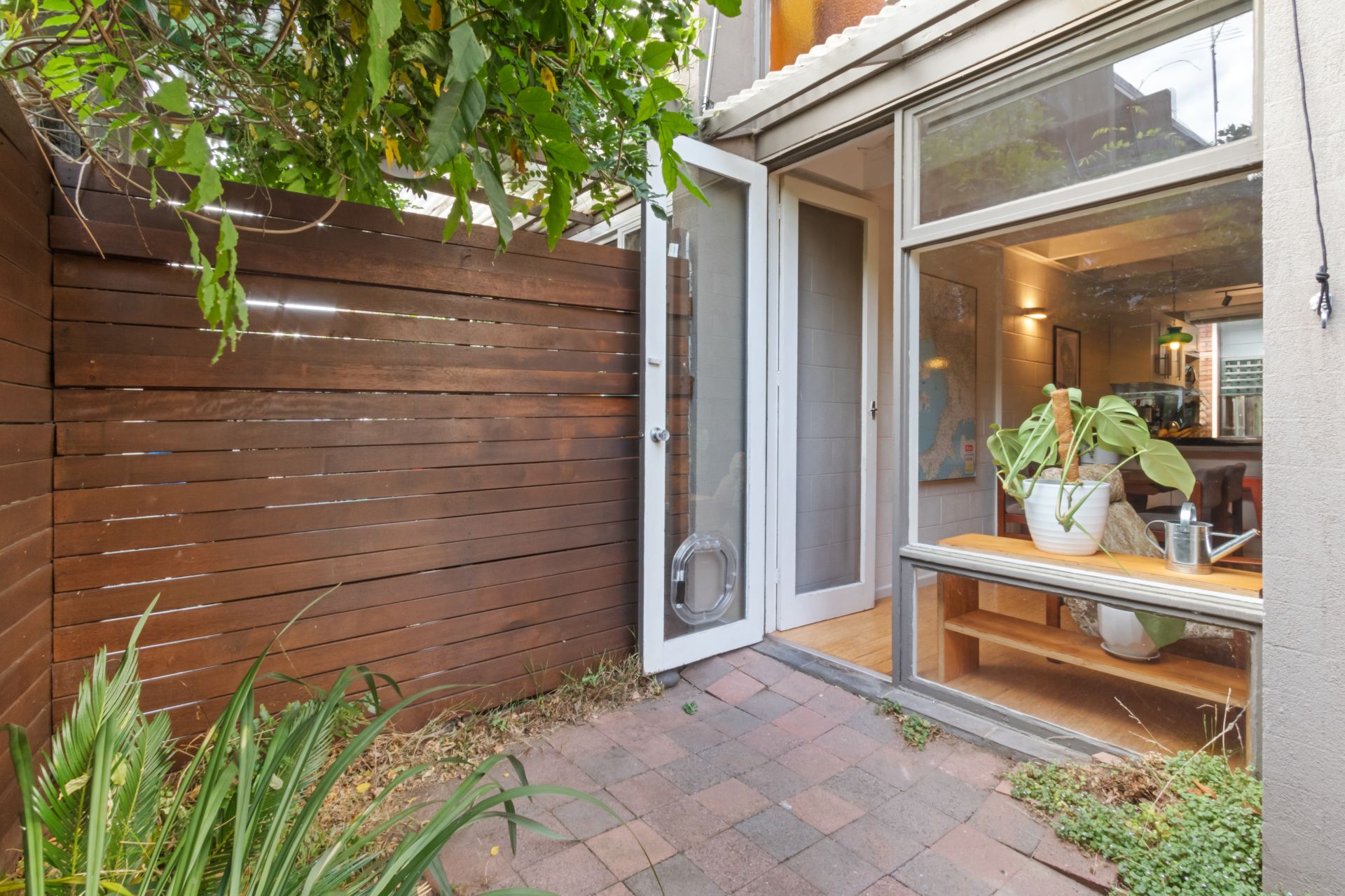 Charming 2 Bedroom, Townhouse!