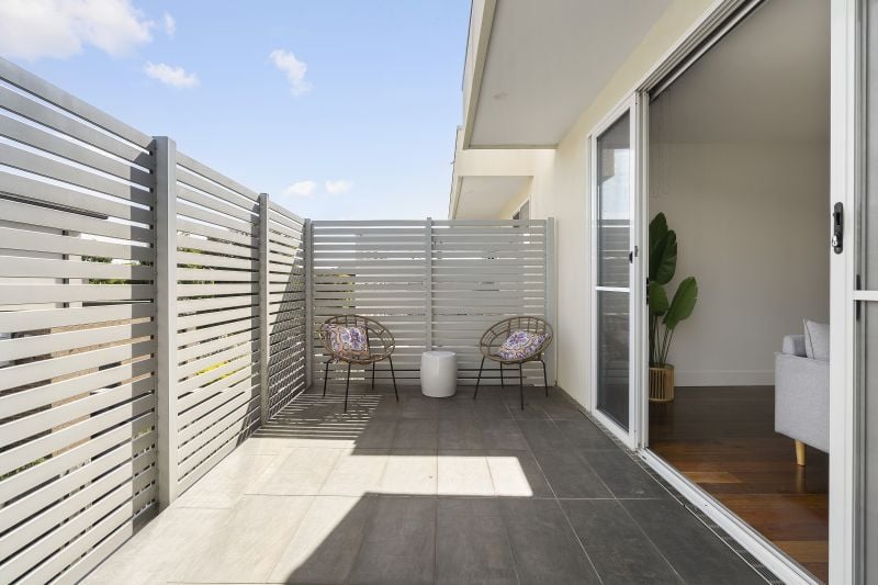 2/13 Erskine Avenue, Reservoir