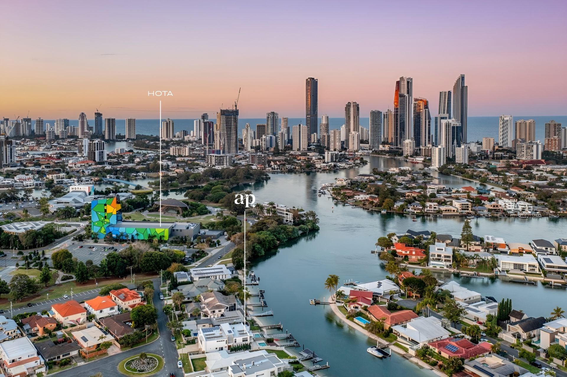 2/11 Inga Avenue, Surfers Paradise - Thumbnail 2