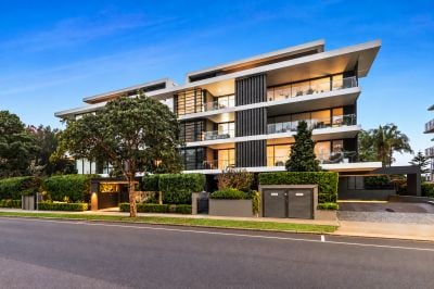 Dolls Point 302/177 Russell Avenue