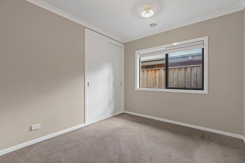 12 Zaika Close, Lalor