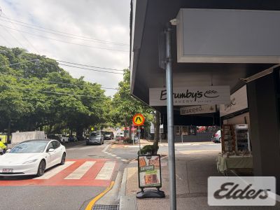 BLUE-CHIP RETAIL ON OXFORD ST!