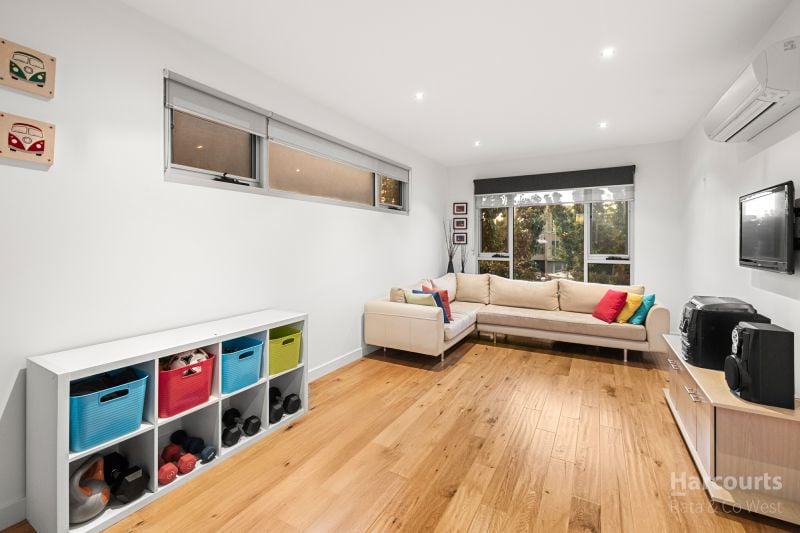 16 Caravel Lane, Caroline Springs