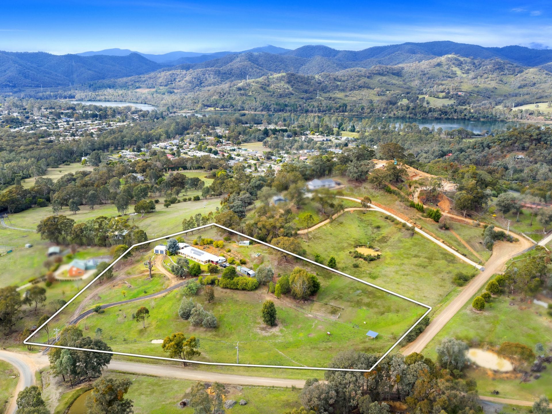 1 Rosalie Close, Eildon VIC, Eildon - Thumbnail 2