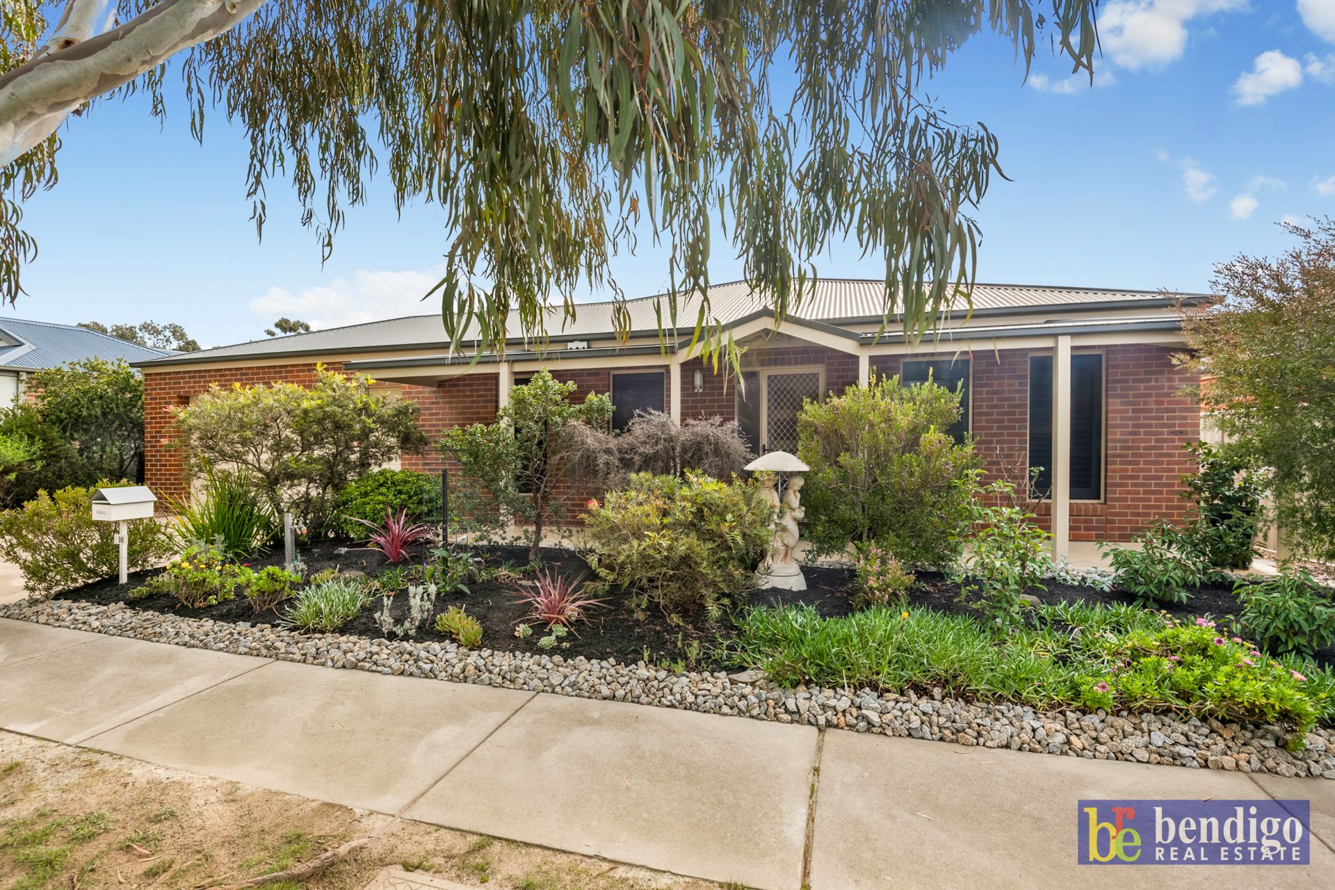 16 Manna Gum Drive Epsom VIC, Epsom - Image 1