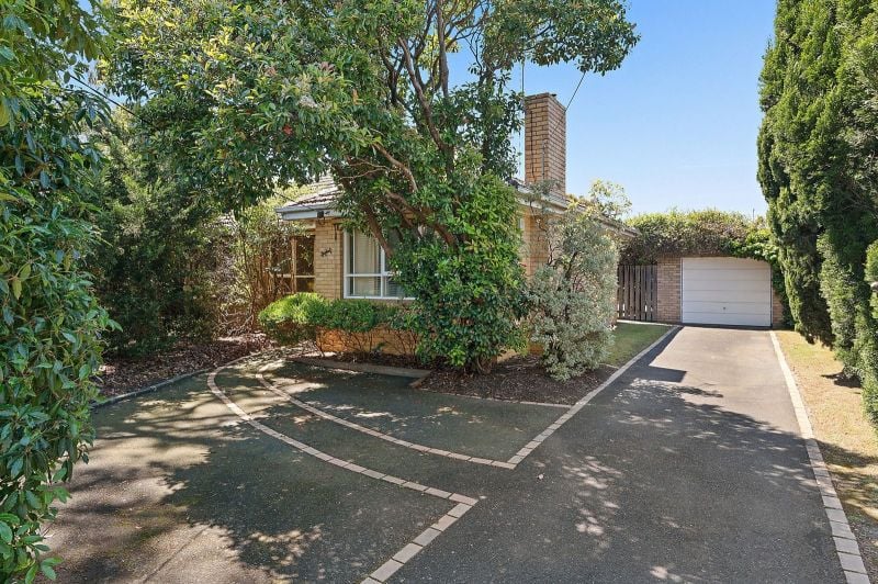 2 Amdura Road Doncaster East VIC, Doncaster East - Image 1