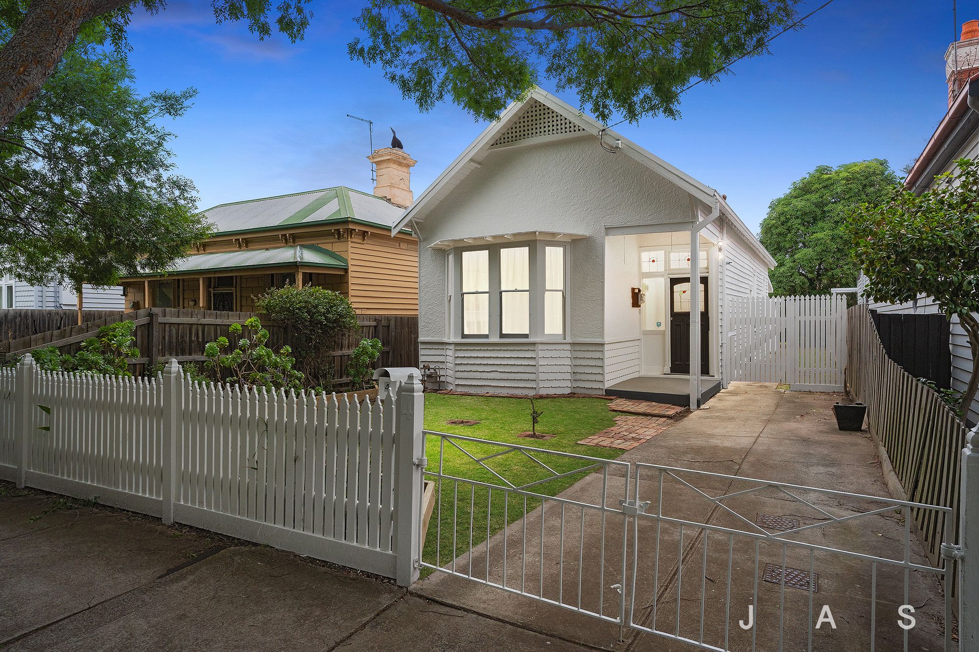 4 Commercial Road, Footscray, Footscray - Thumbnail 2