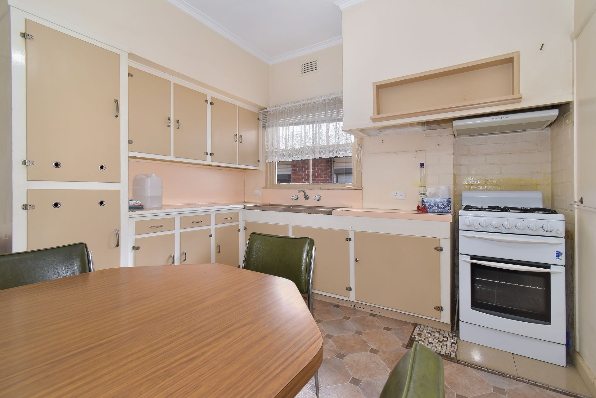 76 Gillies Street, Maryborough - Thumbnail 4