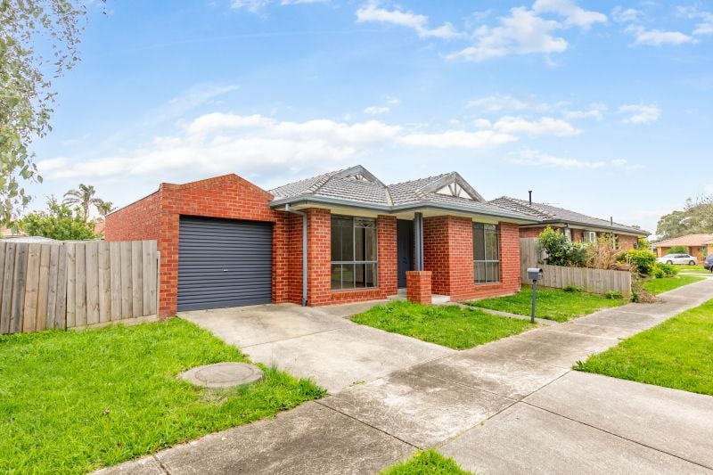 8 Antony Close, Mill Park