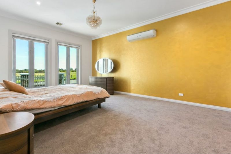 10 Wattlebird Crescent, Reservoir