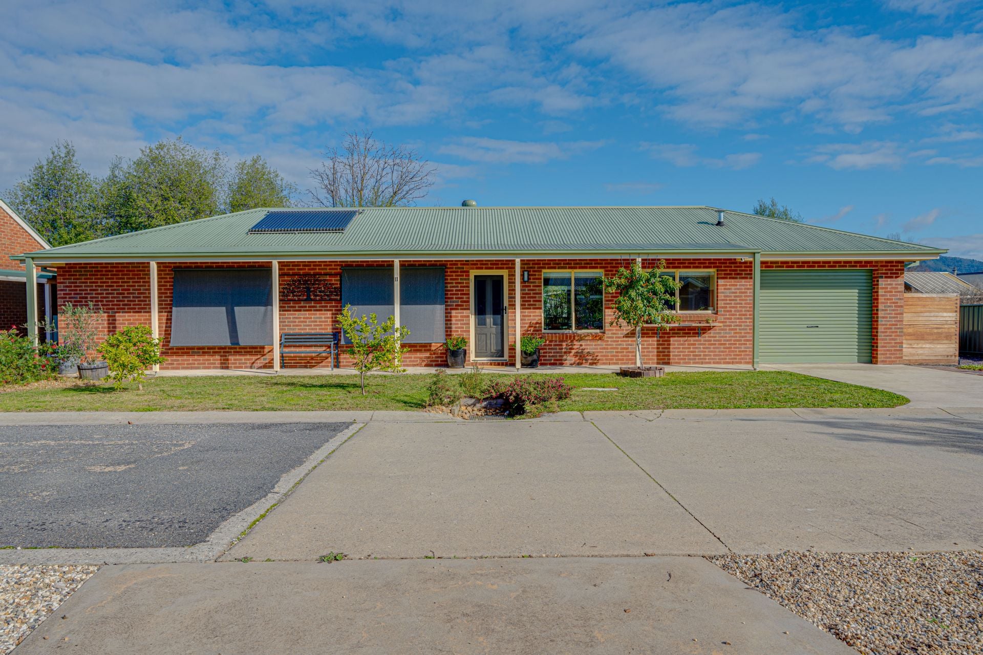 11 Maple Court, MYRTLEFORD, Myrtleford - Image 1