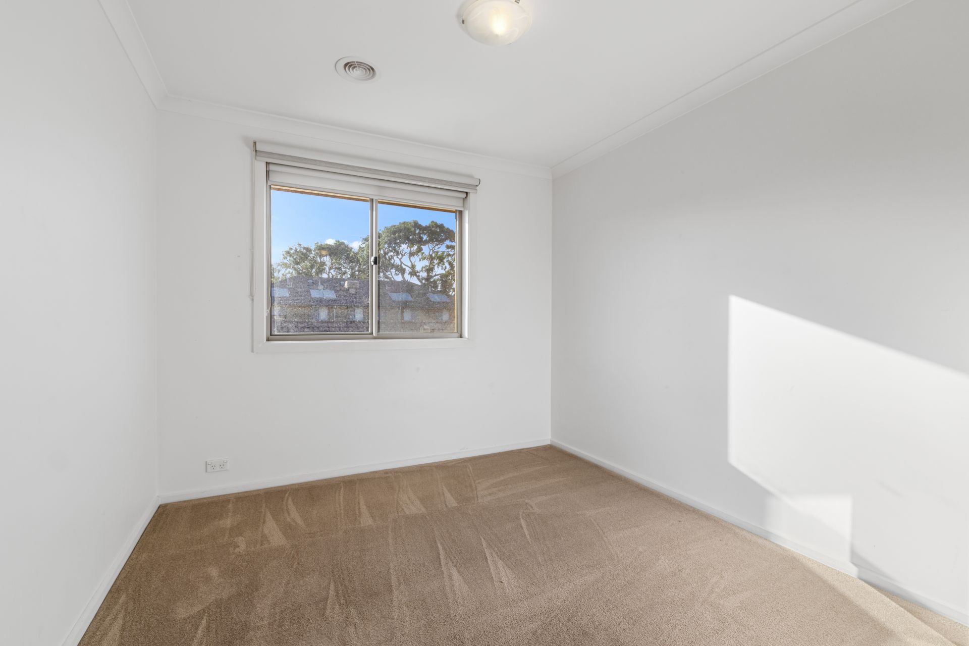 Modern & Low-Maintenance Living in Prime Epping Location