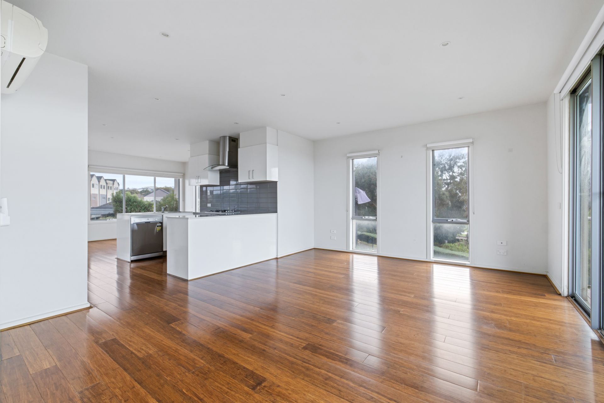 Craigieburn Three Bedroom Townhouse!