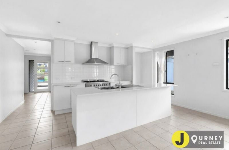 12 Caxton Close Clyde VIC, Clyde - Thumbnail 2