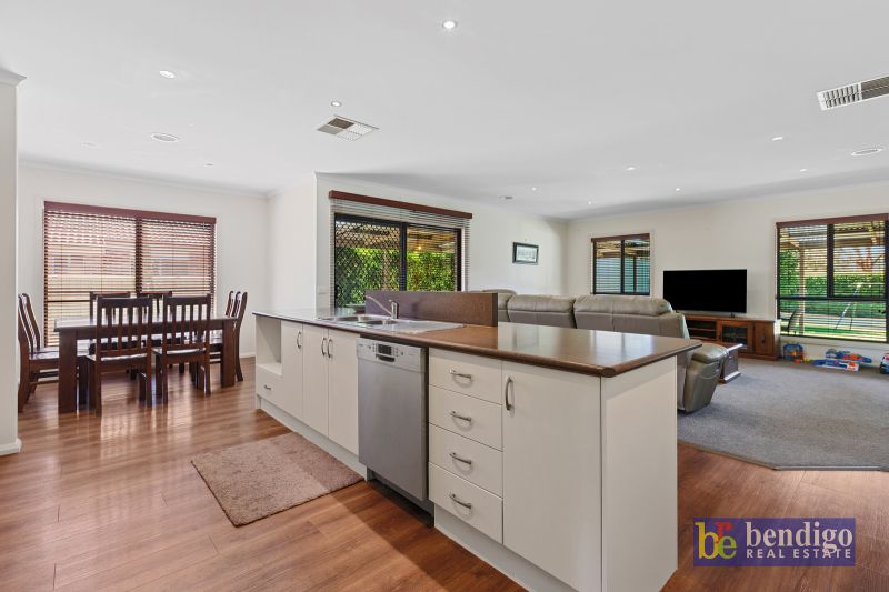 12 Greenfield Drive Epsom VIC, Epsom - Thumbnail 2