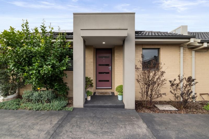 3/50 St Vigeons Road, Reservoir