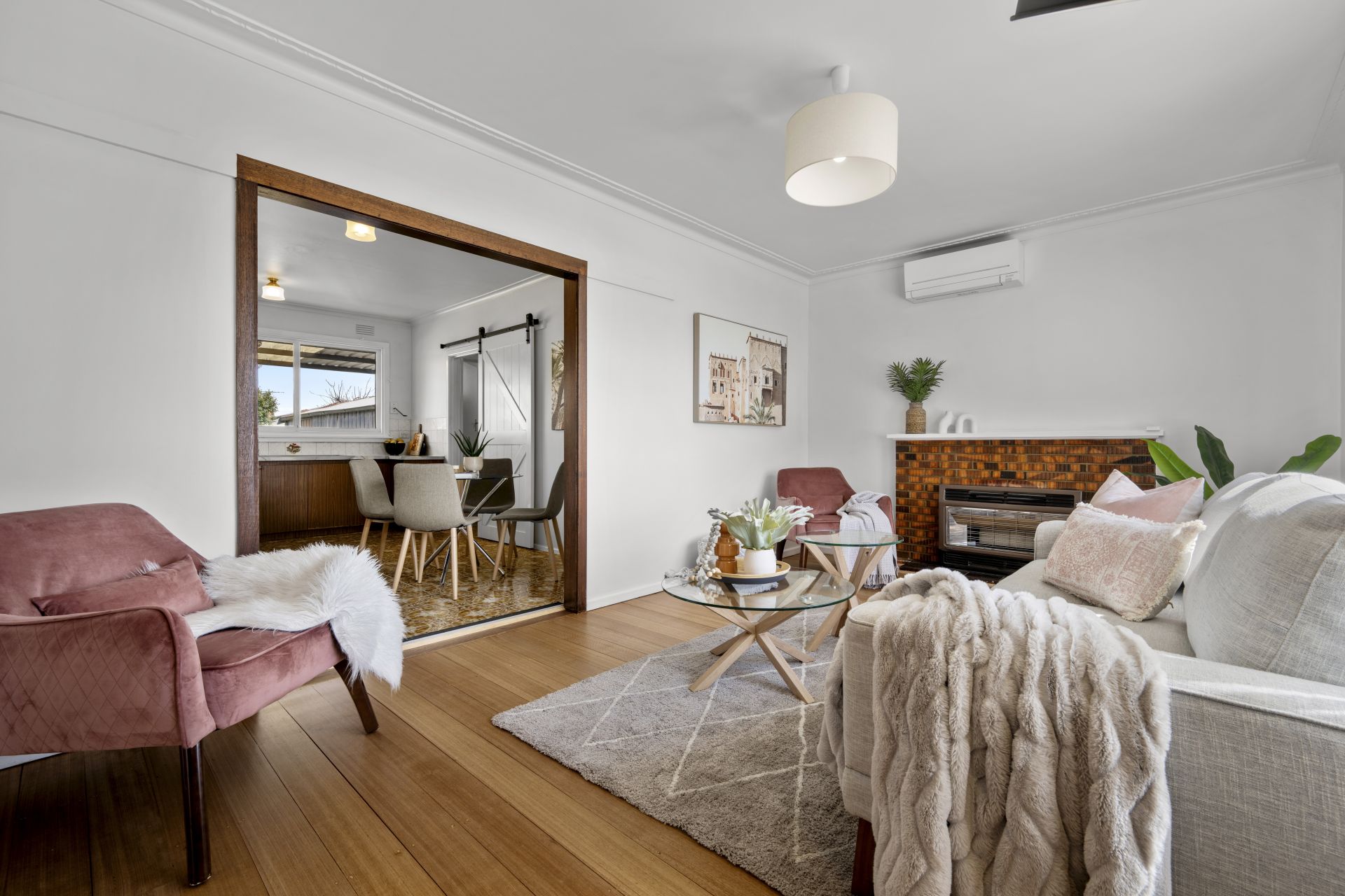 Elevated Charm In A Prime Lalor Location