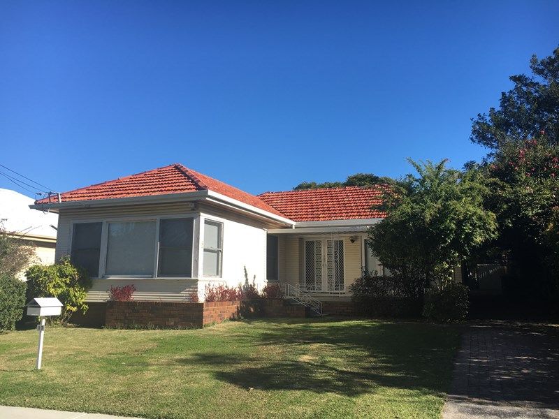 17 Hinkler Avenue CARINGBAH 2229