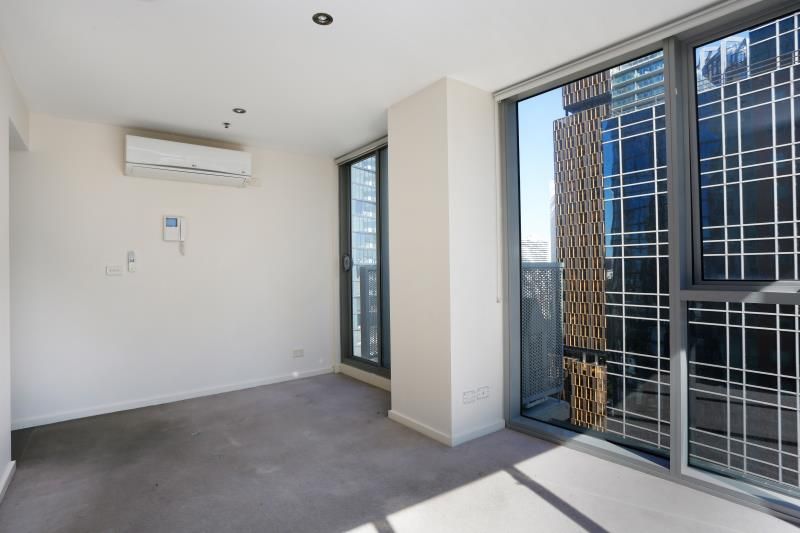 2106/8 Exploration Lane, Melbourne