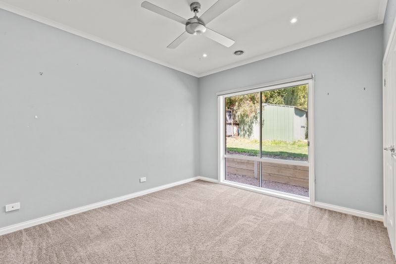 242 Flaxen Hills Road, Doreen