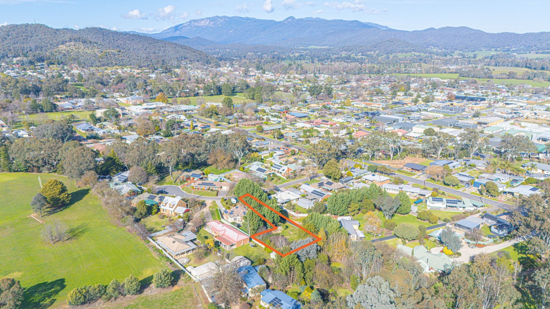 9 Ross Court, MYRTLEFORD, Myrtleford - Thumbnail 2