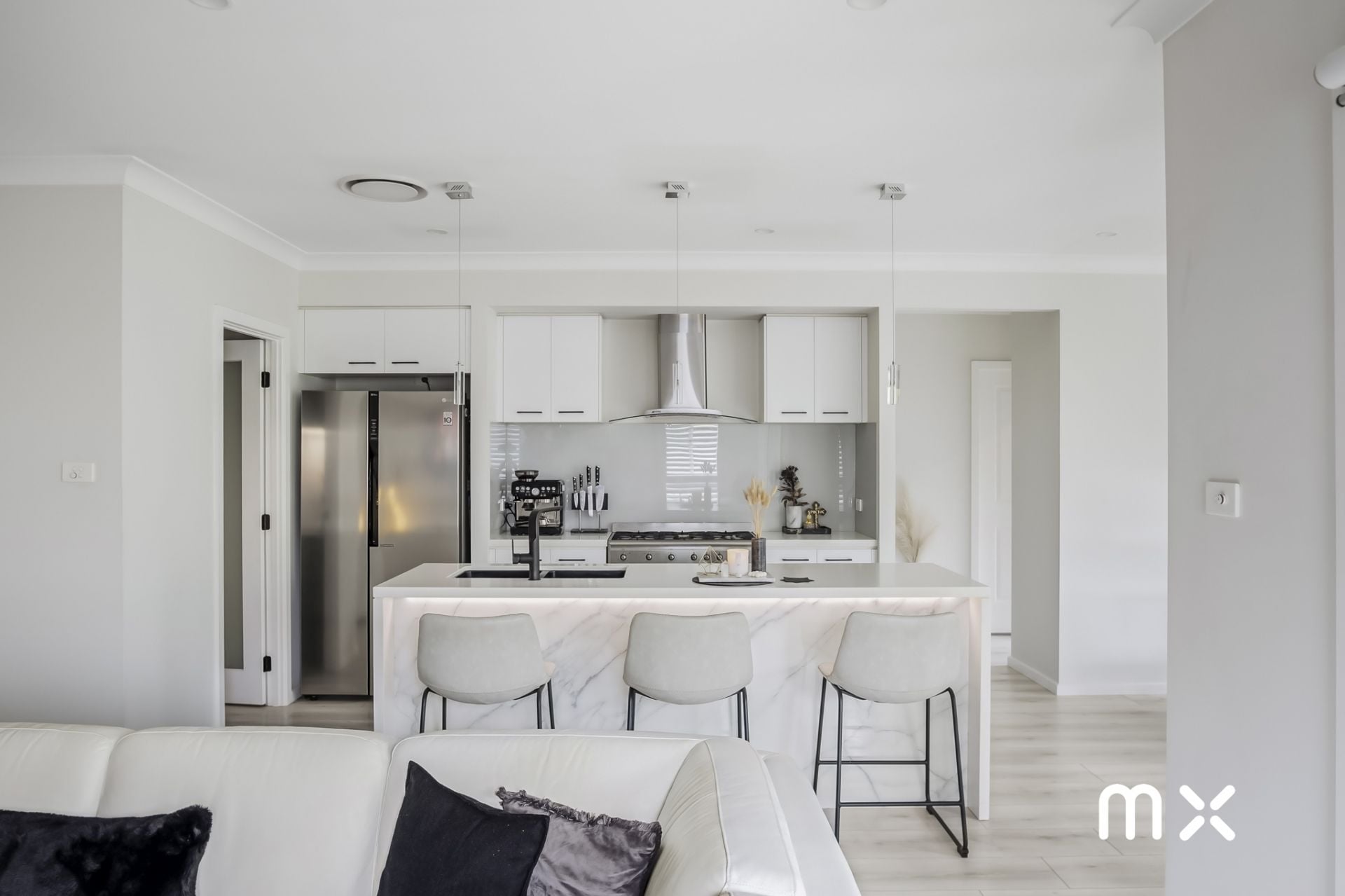 24 Omaroo Place, Horsley - Thumbnail 2