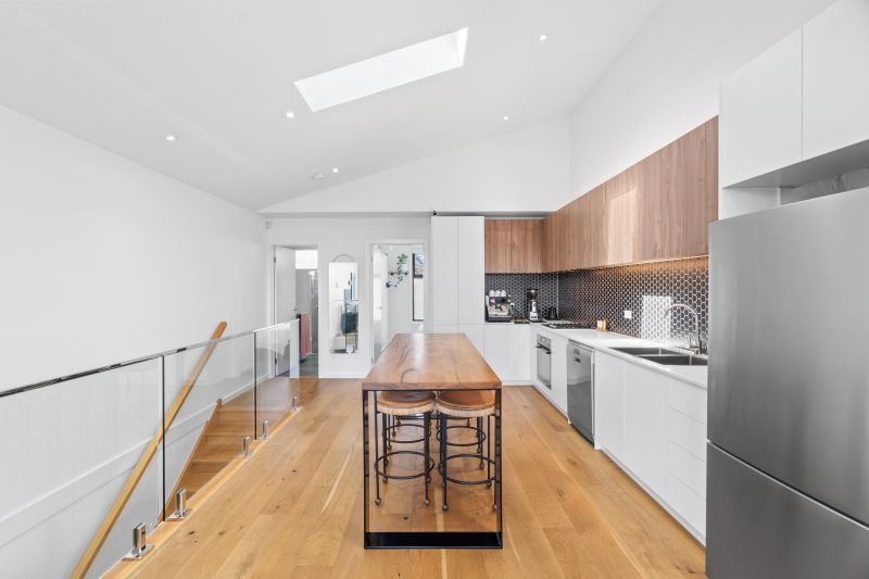 2F Best Street, Reservoir