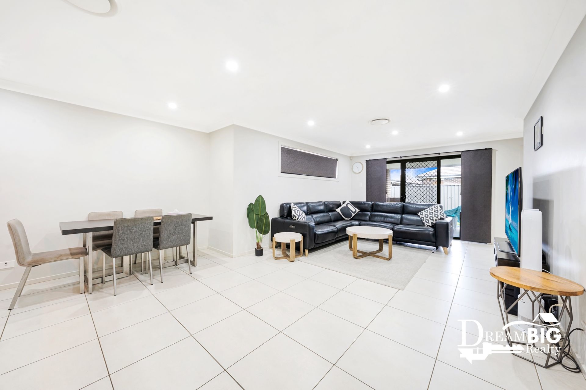 10 Whyalla Street, Jordan Springs, Jordan Springs - Thumbnail 5