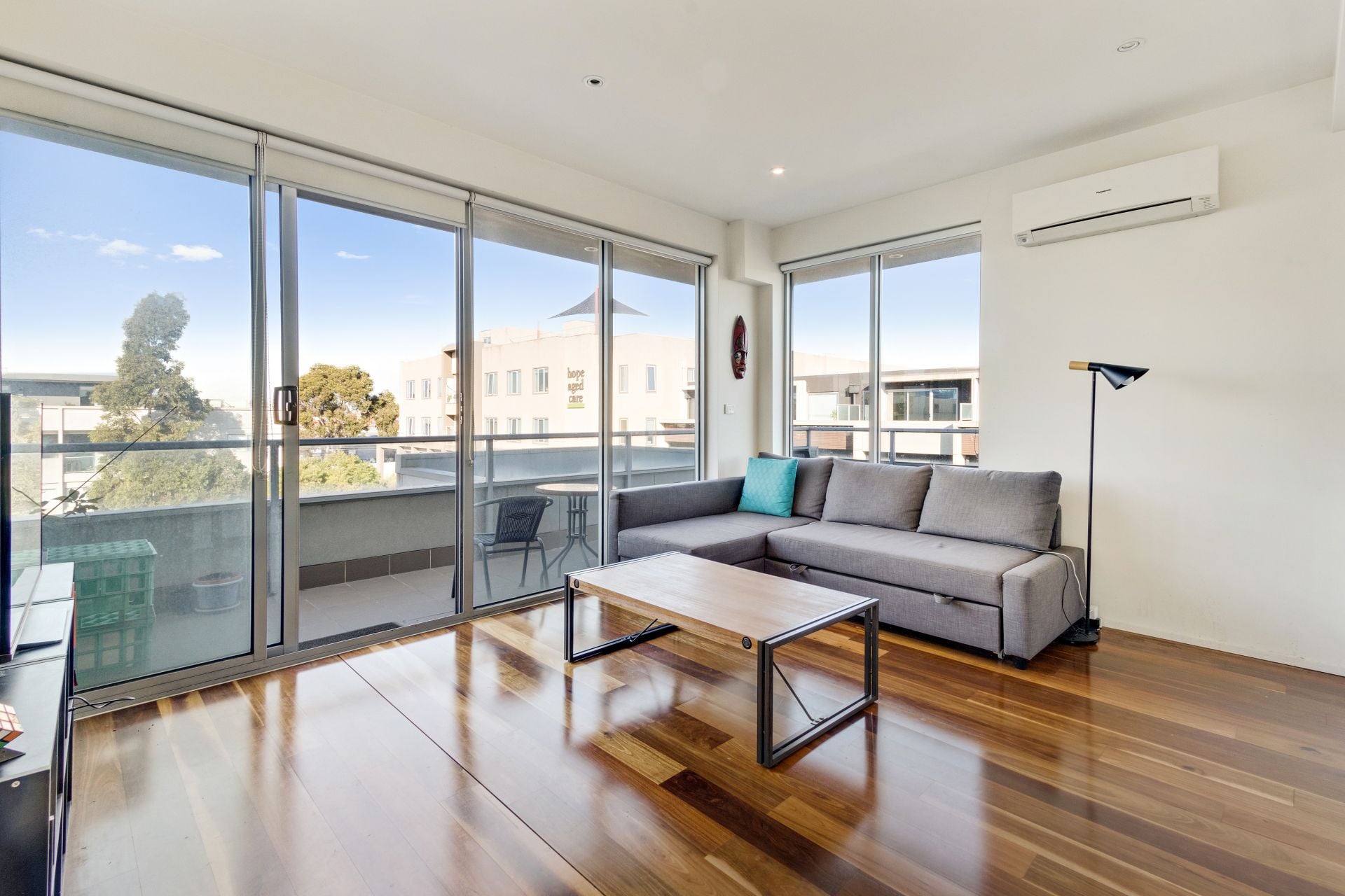Stylish Top-Floor Apartment with Huge Wrap-Around Terrace