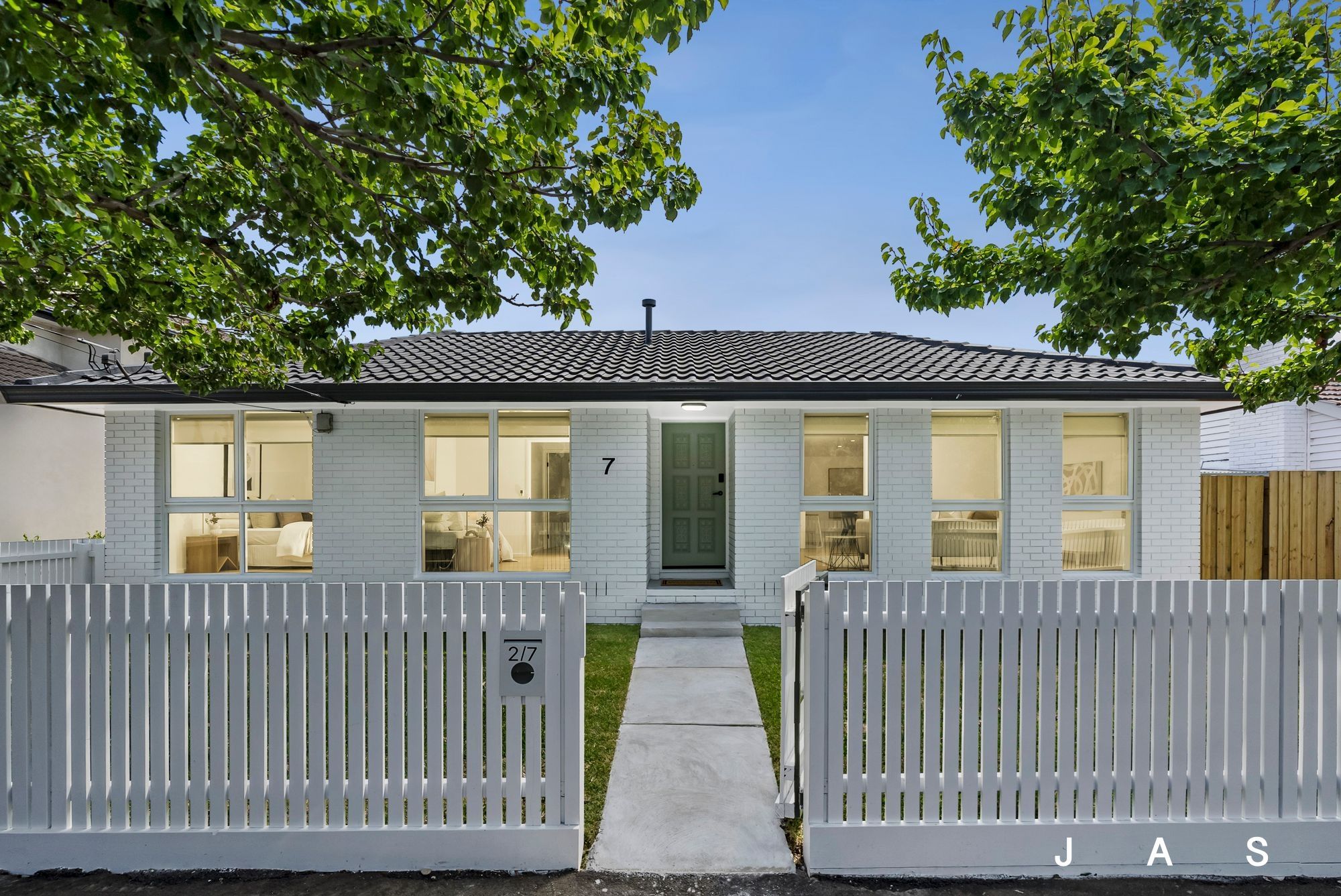 2/7 Gordon Parade, Yarraville, Yarraville - Thumbnail 2