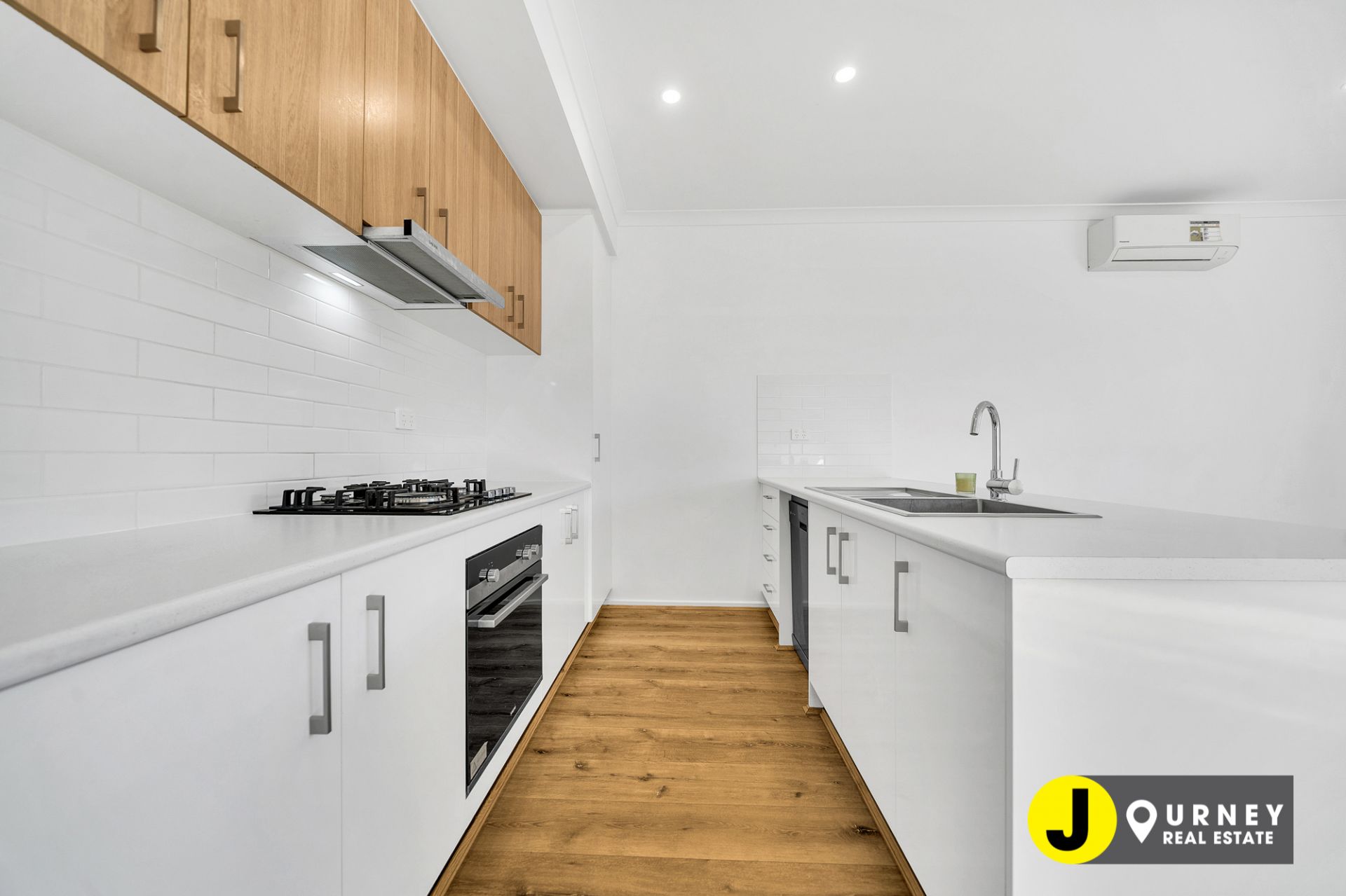3 Rhynhurst Street, Clyde North VIC, Clyde North - Thumbnail 4