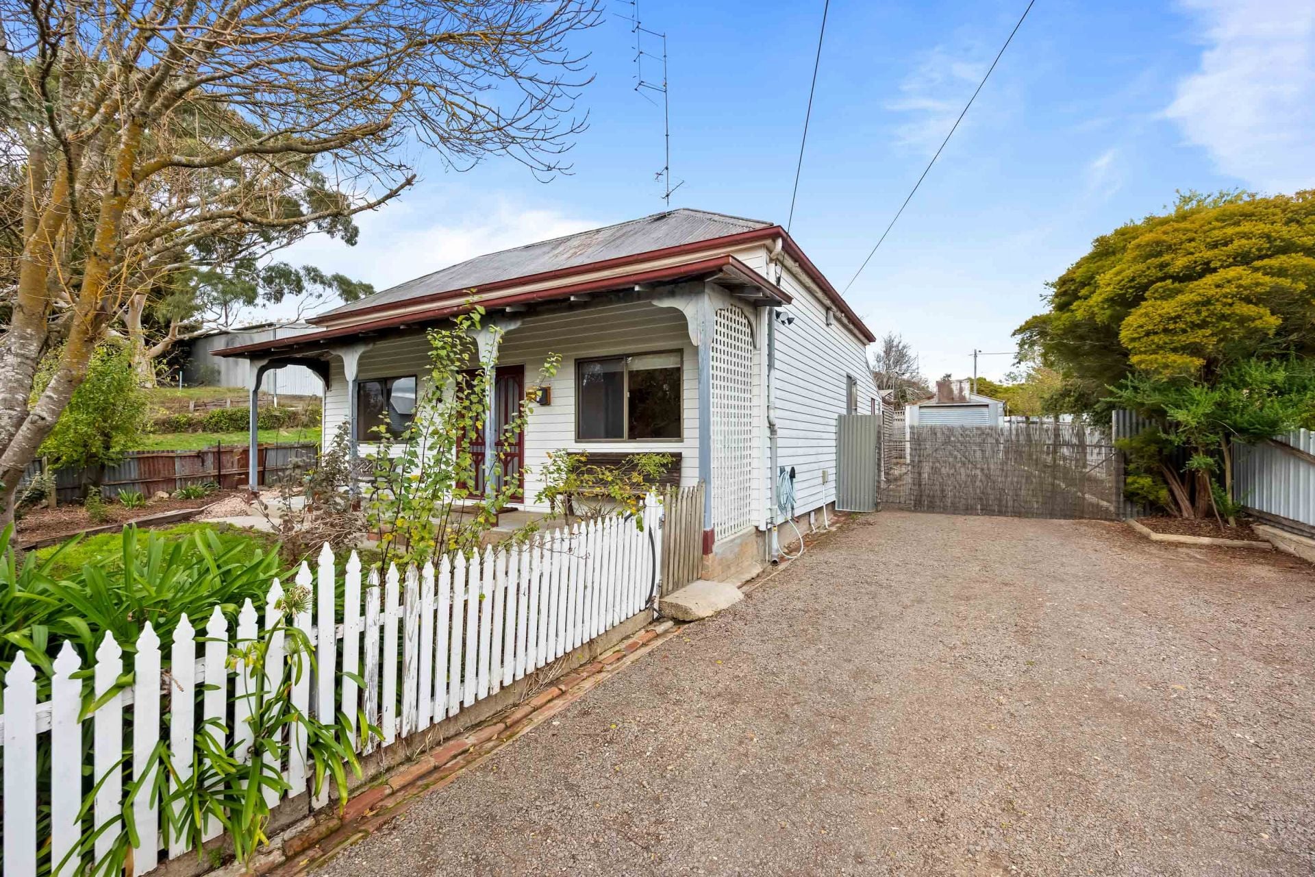 32 Ford Street, Ballarat East, Ballarat East - Thumbnail 2