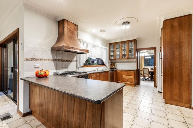 1 Hiah Close, Greensborough