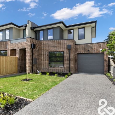 Executive Residence in premium locale