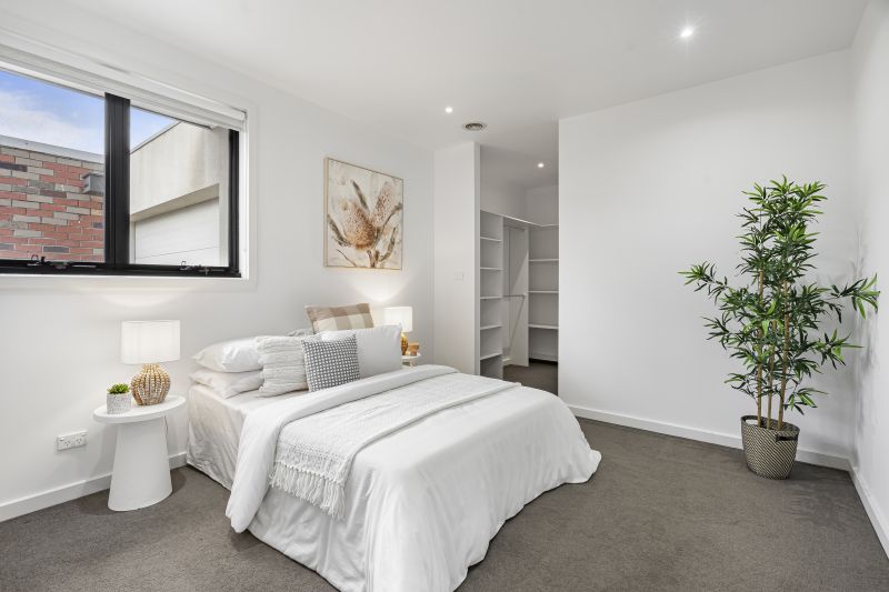 2/21 William Street, Lalor