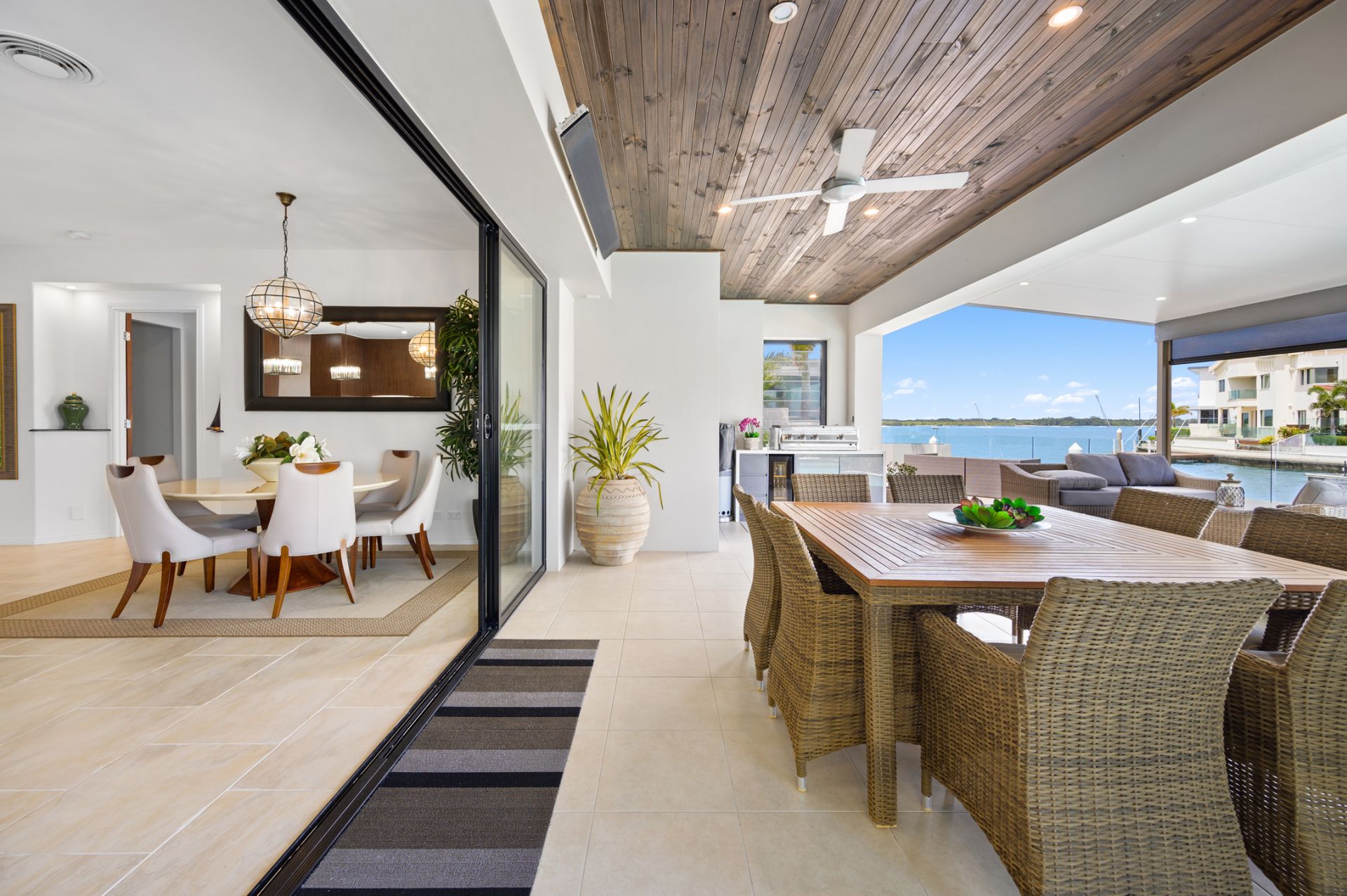 54 King Charles Drive, Sovereign Islands - Thumbnail 2