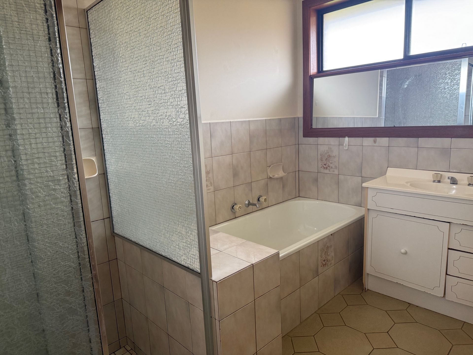 2/4-6 Bracken Grove ALTONA VIC, Altona - Thumbnail 5