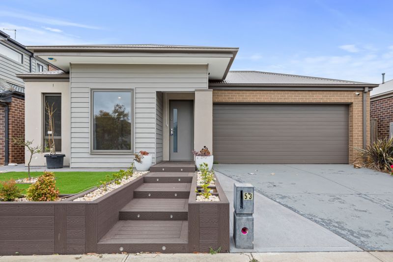 53 Solitude Crescent, Point Cook