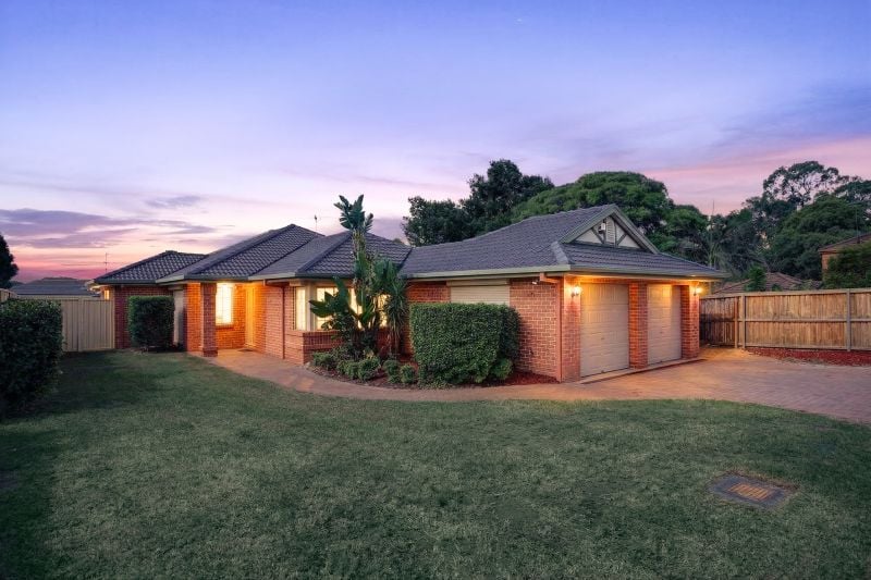 SPACIOUS FAMILY HOME IN QUIET SETTING