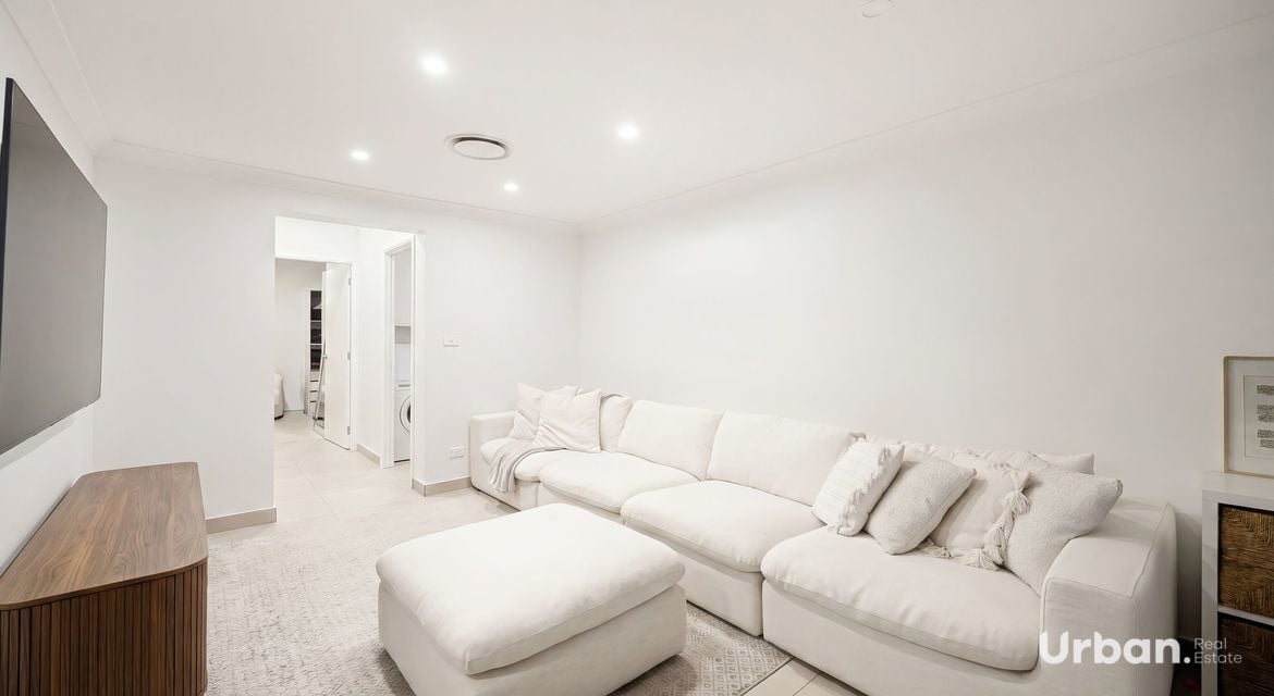 Ambarvale 8 Sikes Place