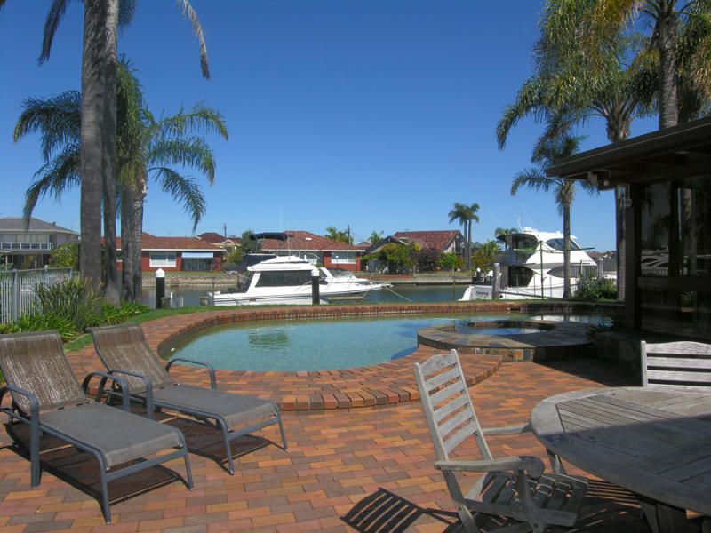 100 Belgrave Esplanade, SYLVANIA WATERS, Sylvania Waters - Thumbnail 3