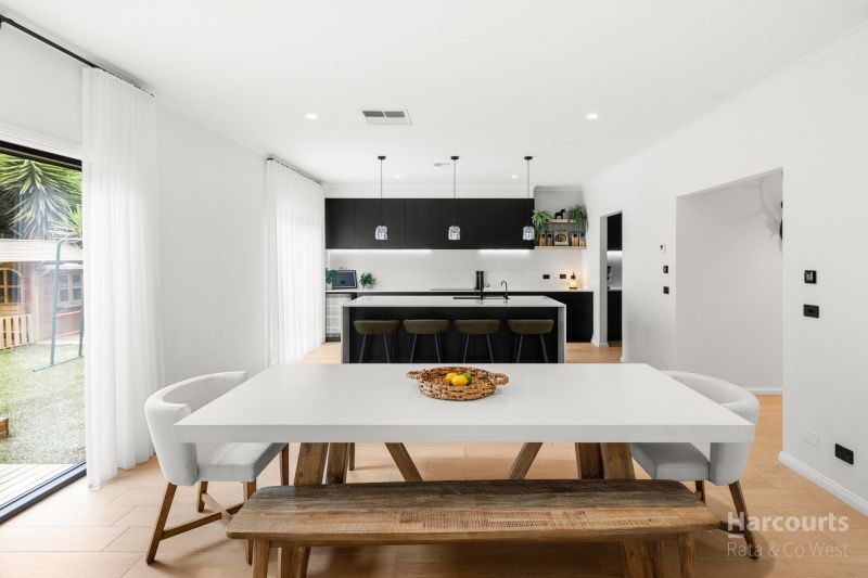 27 Great Barr Crescent, Caroline Springs