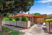 2/46 Cambrian Way, Melton West VIC