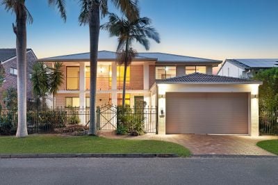 Sold By Broc Pearson 0492 002 094