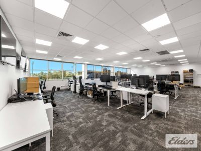 FITTED OFFICE WITH GREAT NATURAL LIGHT