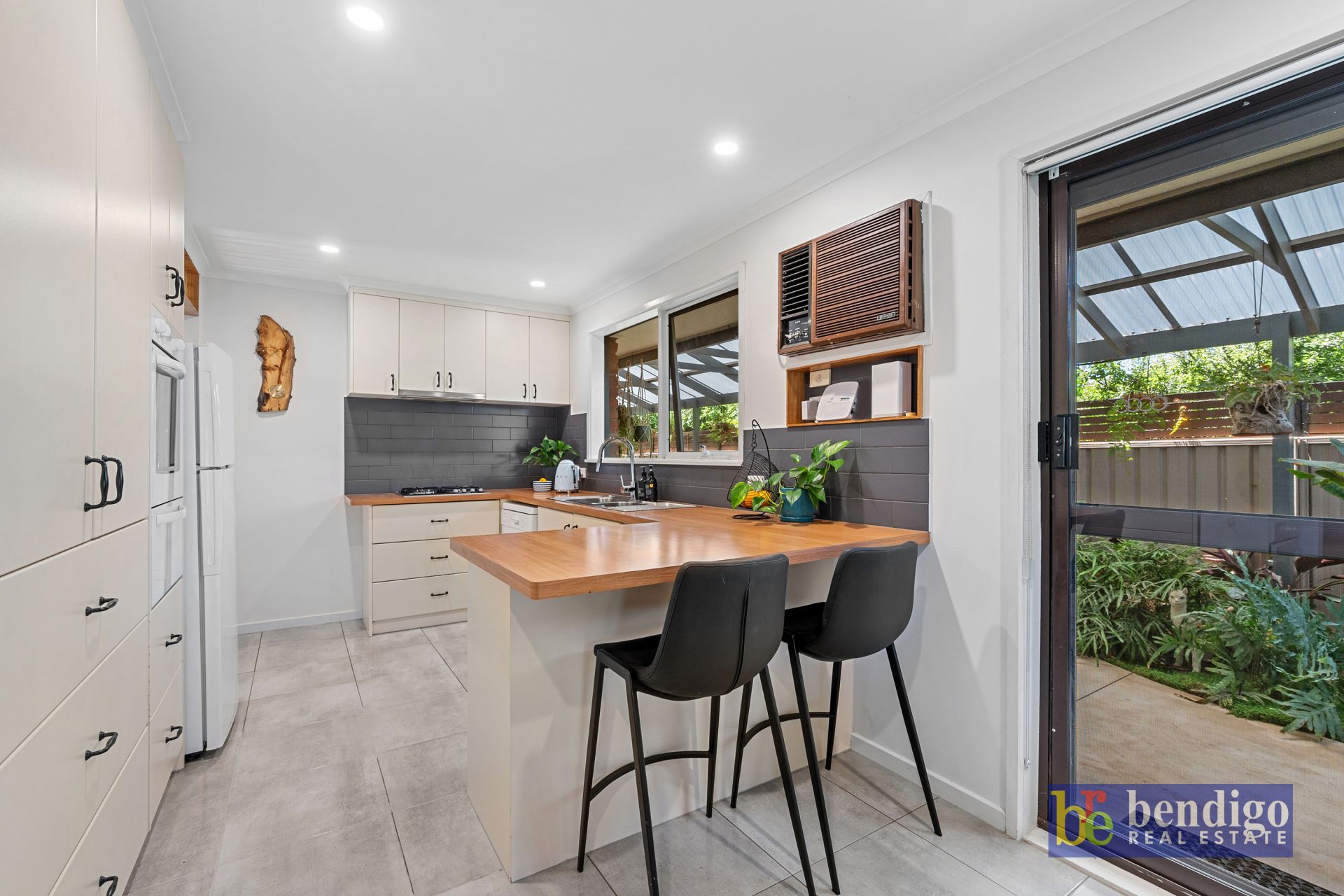 20 Burvale Court Epsom VIC, Epsom - Thumbnail 2