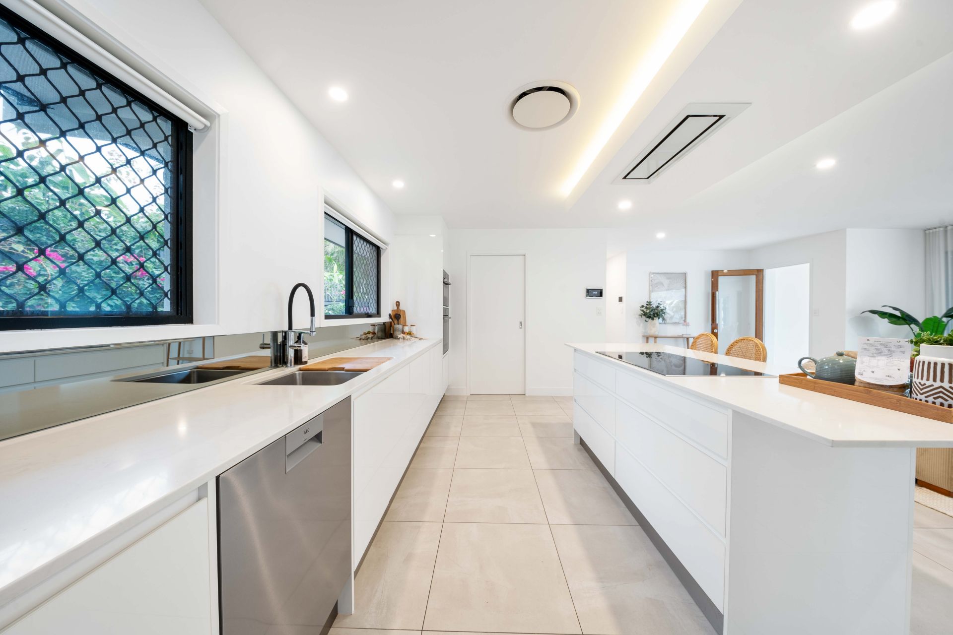 20 Sonder Street, Broadbeach Waters - Thumbnail 7