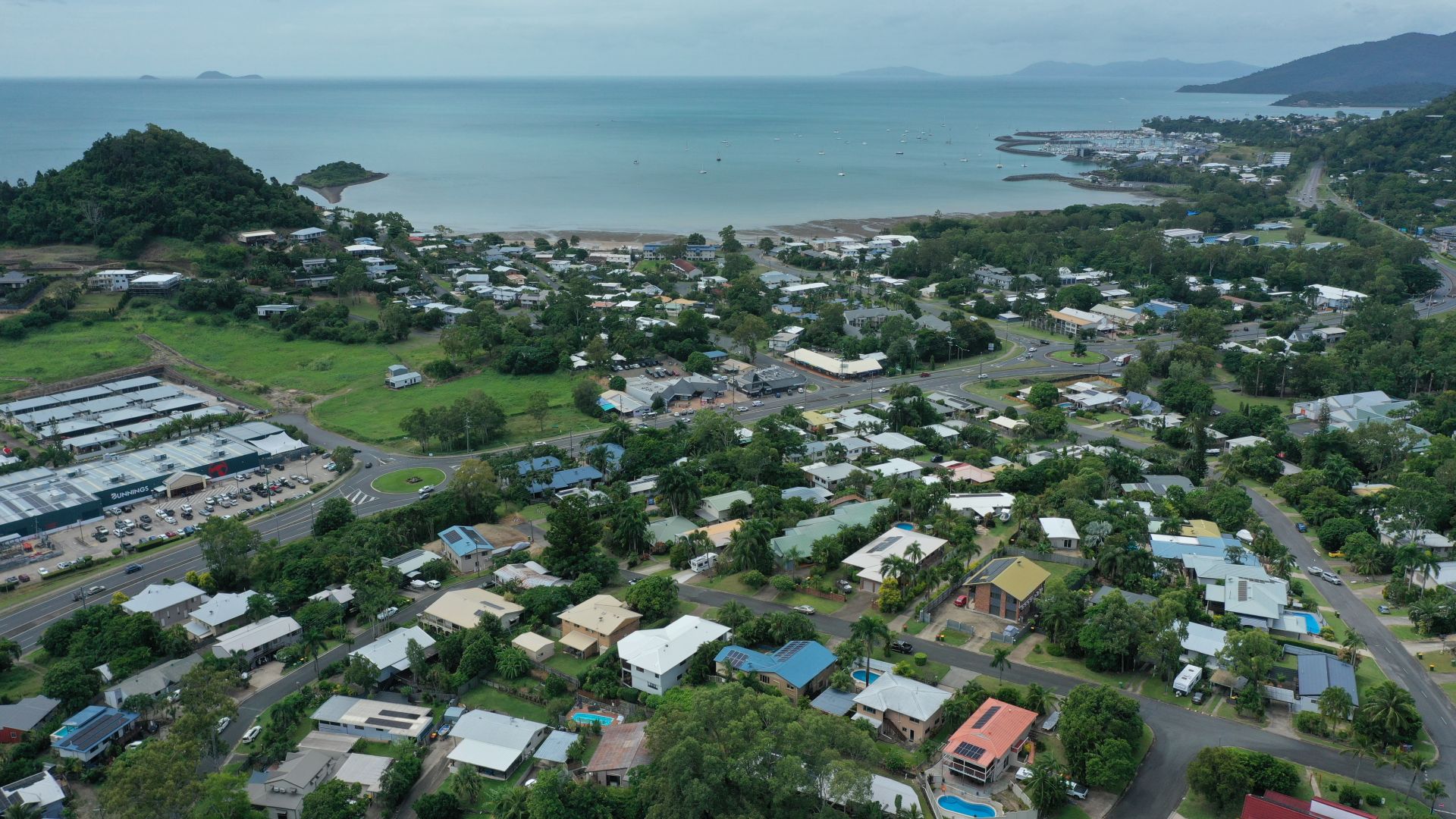 8 Woomerah Avenue Cannonvale QLD, Cannonvale - Thumbnail 2